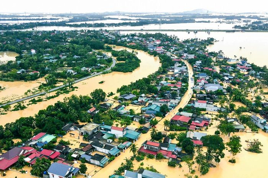 Toàn cảnh sự tàn phá khủng khiếp của cơn bão 'dị thường' Bualoi