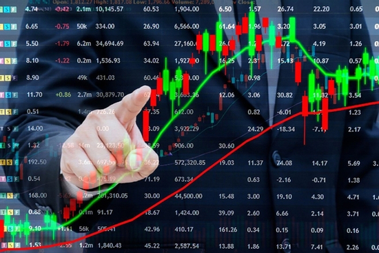 Chứng khoán vượt đỉnh lịch sử 1.700 điểm, chuyên gia tin mốc 1.800 không còn xa