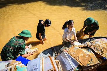 ‘Phơi chữ’ giữa rốn lũ Lạng Sơn