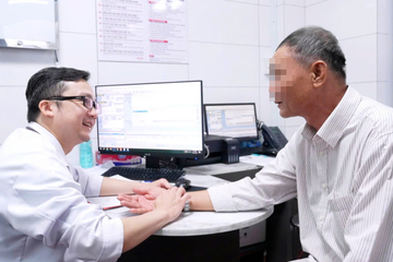 Phút sinh tử của người đàn ông trải qua cơn đau tim giữa ruộng