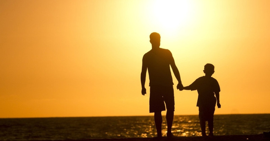 Vợ mất ở tuổi 30, người đàn ông một mình nuôi con, giữ trọn lời hứa năm xưa