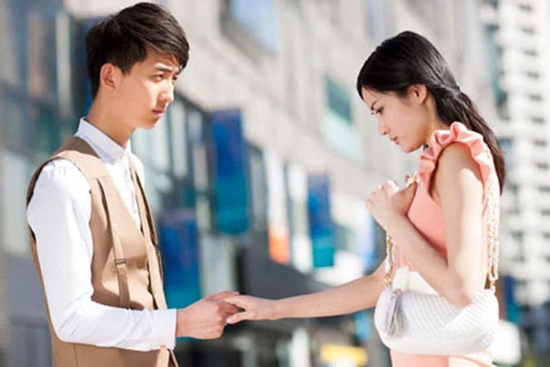 Lấy chồng có xe đẹp, nhà sang: Mỗi lần cãi nhau chồng hỏi 1 câu đầy cay đắng