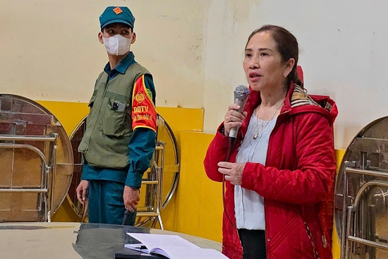 Vụ dân tố 'thực phẩm bẩn' tuồn vào trường học: Tiếp tục đình chỉ công tác hiệu trưởng