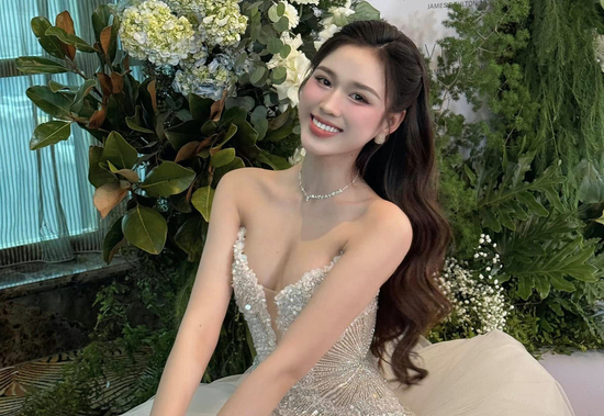Hoa hậu Đỗ Thị Hà tuổi 24: Nhan sắc thăng hạng, kín tiếng chuyện yêu đương