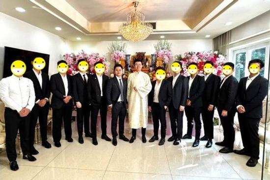 Hé lộ ảnh đám hỏi chuẩn nhà giàu của thiếu gia Phan Hoàng và tiểu thư gia tộc nghìn tỷ