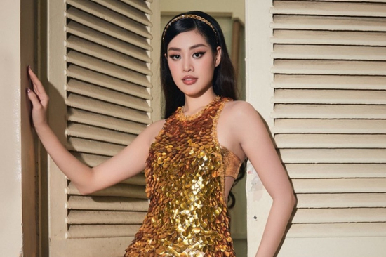 Một Hoa hậu đình đám Vbiz catwalk thần sầu giữa tin đồn bầu bí