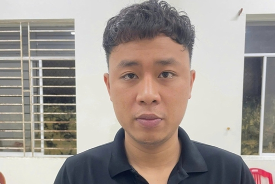 Bắt giữ kẻ giả danh công an, ép nữ sinh 18 tuổi nhậu say rồi hiếp dâm