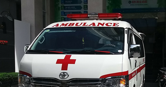 Người đàn ông phải cấp cứu sau trò đùa của bạn vào vùng kín