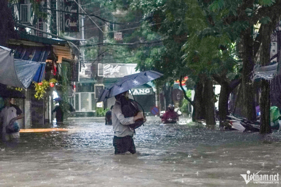 Loạt trường đại học hỗ trợ sinh viên hàng triệu đồng sau bão Bualoi