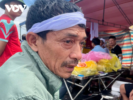 “Mẹ ơi, con ơi hãy về đi”: Tiếng khóc nghẹn giữa vùng lũ Nông Cống