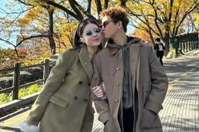 Quân A.P khiến fan đứng ngồi không yên khi không còn giấu giếm chuyện tình cảm