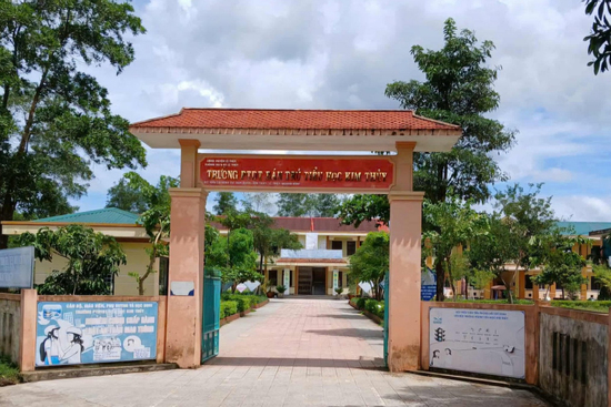 Tạm đình chỉ công tác phó hiệu trưởng vụ 40 học sinh nghi bị ngộ độc