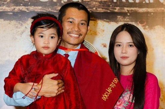 Vợ diễn viên Phương Nam - Tạ phim 'Mưa đỏ' ngoài đời ra sao?