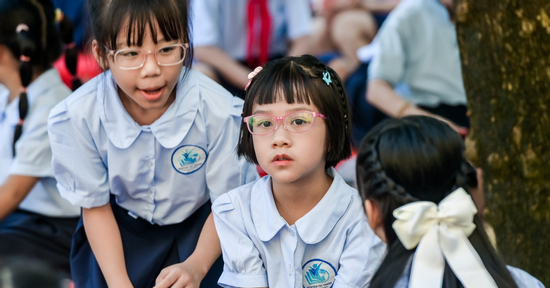 Nhà nghiên cứu Harvard tiết lộ 4 bí mật của bố mẹ có con gái tự tin, bản lĩnh