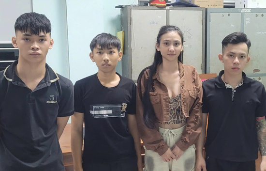 Nữ quái cầm đầu nhóm côn đồ, chém trọng thương đối thủ kém 20 tuổi