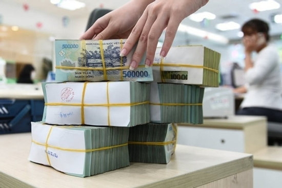 Tiền gửi dân cư vào ngân hàng tăng cao nhất 5 năm, đạt hơn 7,748 triệu tỷ đồng
