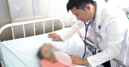 Bật báo động đỏ cứu người phụ nữ khó thở, 'đuối nước trên cạn'
