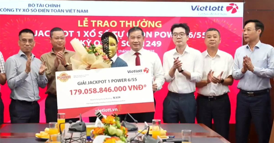 Lộ diện người trúng độc đắc Vietlott hơn 179 tỷ đồng
