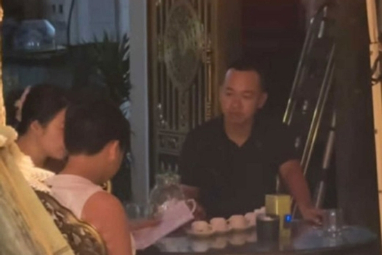 Mẹ dùng chiêu 'MC đám hiếu' trị con lười học, clip 4 triệu lượt xem gây bão mạng