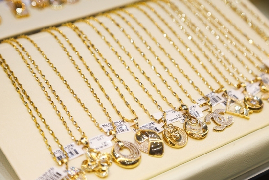 Giá vàng hôm nay 22/10: Vì sao giá vàng bất ngờ rơi tự do?