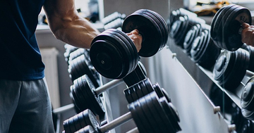 Nam thanh niên cấp cứu khi tập gym 2 giờ/ngày