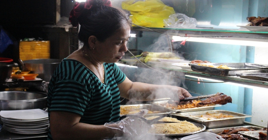 Quán cơm tấm ở TPHCM tên nghe đáng sợ, ngày nấu 3 bao gạo, khách ăn xuyên đêm