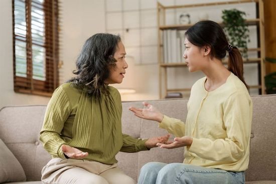 Mẹ chồng nhất quyết không cho tôi về ngoại ở cữ vì lý do khó chấp nhận