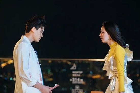 Người vợ nằng nặc xách vali rời khỏi nhà chồng vì cái bồn cầu bẩn