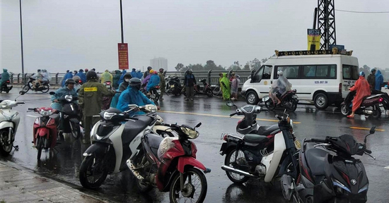Người phụ nữ bị gió thổi xuống vực tử vong