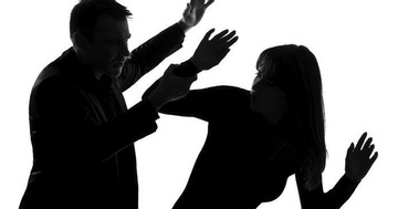 Bị chồng đánh sau khi có 'người thứ ba': Không được đưa con đi, tôi đứng giữa nỗi đau và bế tắc