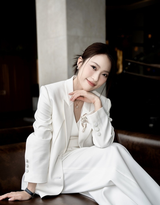 Khối tài sản ở tuổi 26 của nữ MC trẻ nhất 'Đường lên đỉnh Olympia'