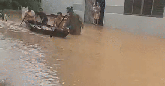 NÓNG: 8 người trong gia đình ở Đà Nẵng bị ngạt khí, 1 người đã tử vong