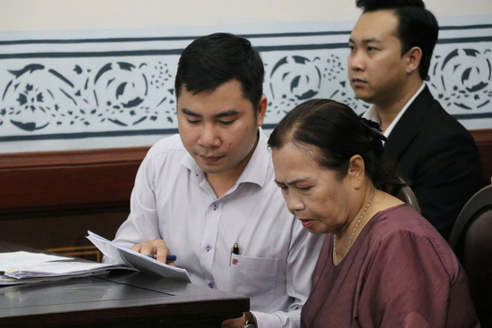 Tòa tuyên án vụ Hoa hậu Bình Phương kiện mẹ diễn viên Đức Tiến