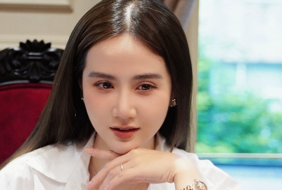 Bất ngờ với Huyền Lizzie