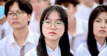 TPHCM bỏ quy định cấm dạy thêm sau 20h, công khai danh sách học sinh học thêm