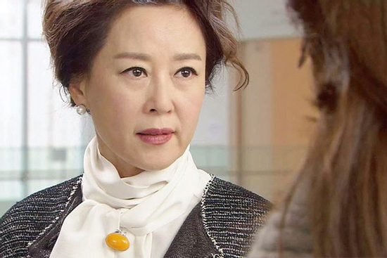 Mẹ đứng về phía con dâu, con trai chết lặng khi mưu đồ chiếm nhà bị lật tẩy