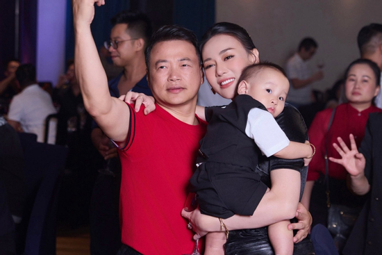 Phương Oanh ra sao giữa ồn ào của Shark Bình