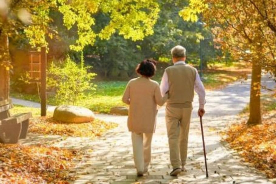 Cả đời tiết kiệm vì chồng con, đến khi về hưu mới nhận ra: Tôi chưa từng sống cho chính mình