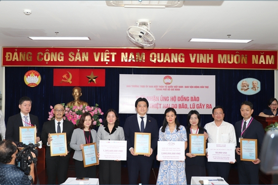 Tập đoàn Aeon hỗ trợ người dân ảnh hưởng bởi bão lũ với tổng trị giá hơn 4,6 tỷ đồng