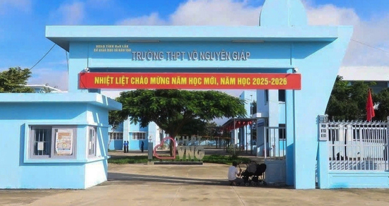 Buộc thôi việc giáo viên dạy toán 'bóp cổ' bí thư đoàn trường