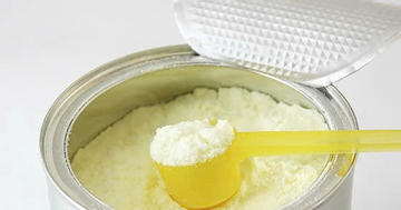 Những hạt sậm màu trong sữa bột có hại cho sức khỏe không?