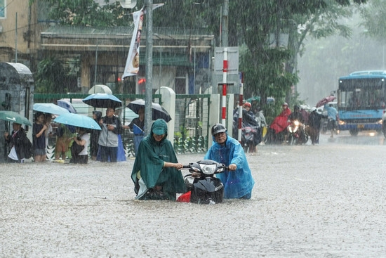 Bão số 11 Matmo khả năng đi vào Quảng Ninh, Hà Nội liệu có xảy ra mưa lụt?