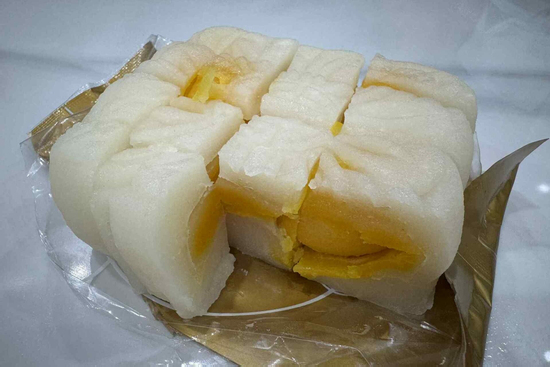 Bóc hộp bánh Trung thu bạn trai tặng bố mẹ, cô gái kiên quyết chia tay