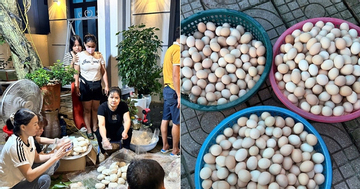 Người dân nấu cơm, chạy xe xuyên đêm cứu trợ vùng ngập Thái Nguyên