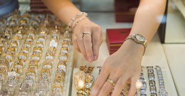 Giá vàng có giảm về vùng 100-110 triệu đồng/lượng từ nay đến cuối năm?