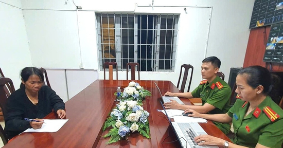 Người mẹ ném con trai 18 tháng tuổi xuống giếng sâu