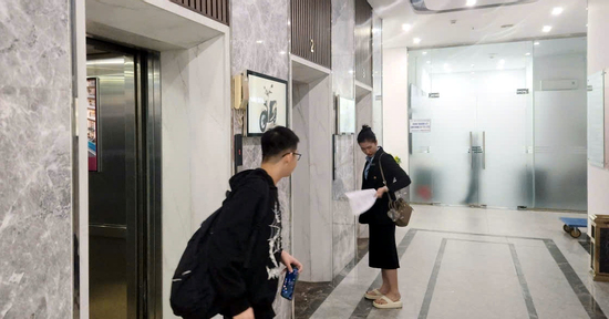 Thực hư thông tin nữ sinh lớp 10 bị dụ dỗ, bắt cóc tại chung cư ở Hà Nội