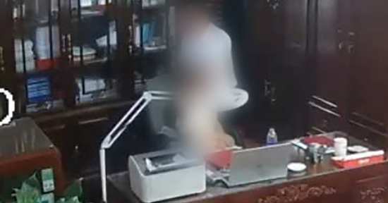 Công an làm rõ clip nghi lãnh đạo trường THPT thân mật với phụ nữ