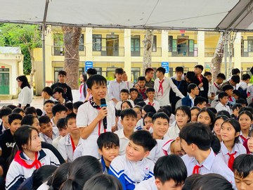 Dạy trẻ đương đầu với cạm bẫy trên mạng