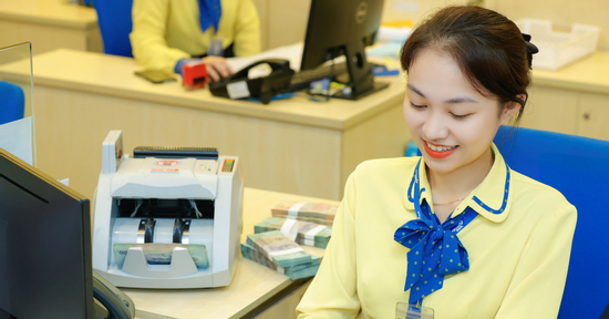 Lãi suất ngân hàng hôm nay 10/11/2025: Xuất hiện mức cao nhất với kỳ hạn dài